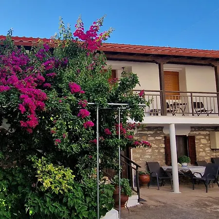 Nikolaos House Apartman